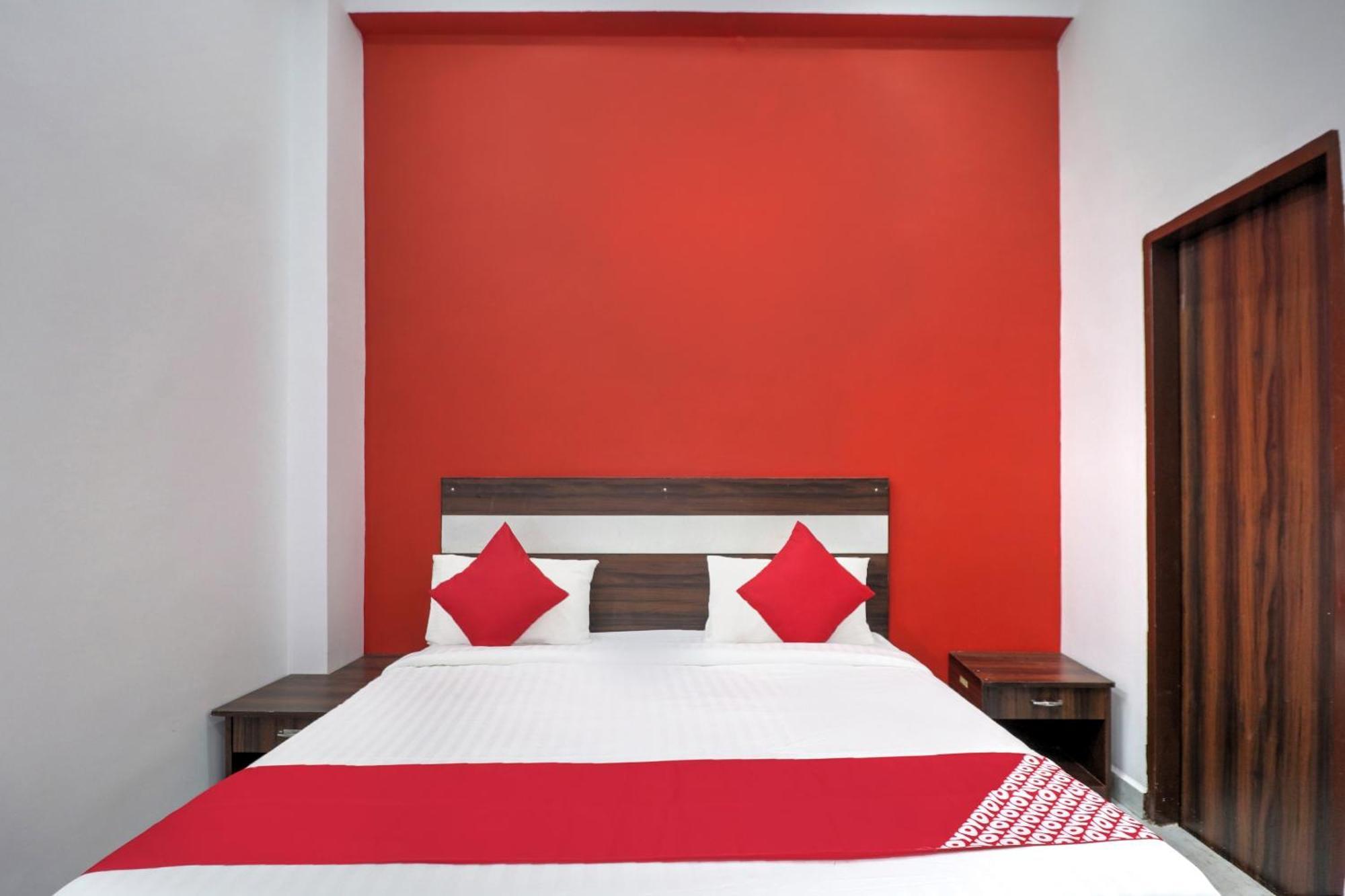 Hotel O 71370 White House Garhi Harsaru Экстерьер фото